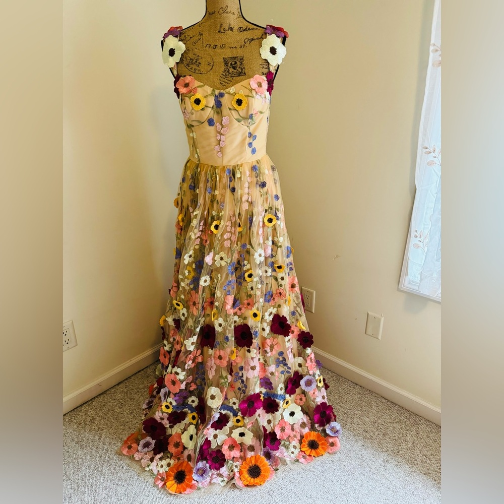 Floral Prom/wedding guest dress size 6 NWOT